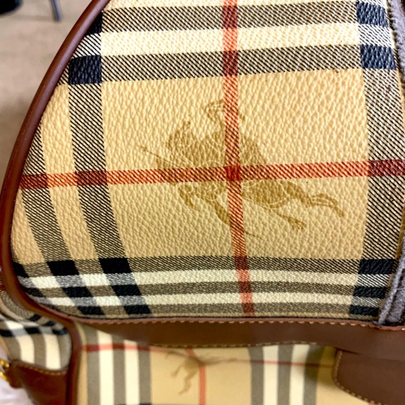 VINTAGE BURBERRY'S LARGE NOVA CHECK DUFFEL/TRAVEL BAG - Picture 7 of 11